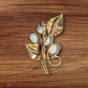 Vintage Egyptian Revival White Scarab Beetle‎ Brooch Pin Gold Plated Leaf Design